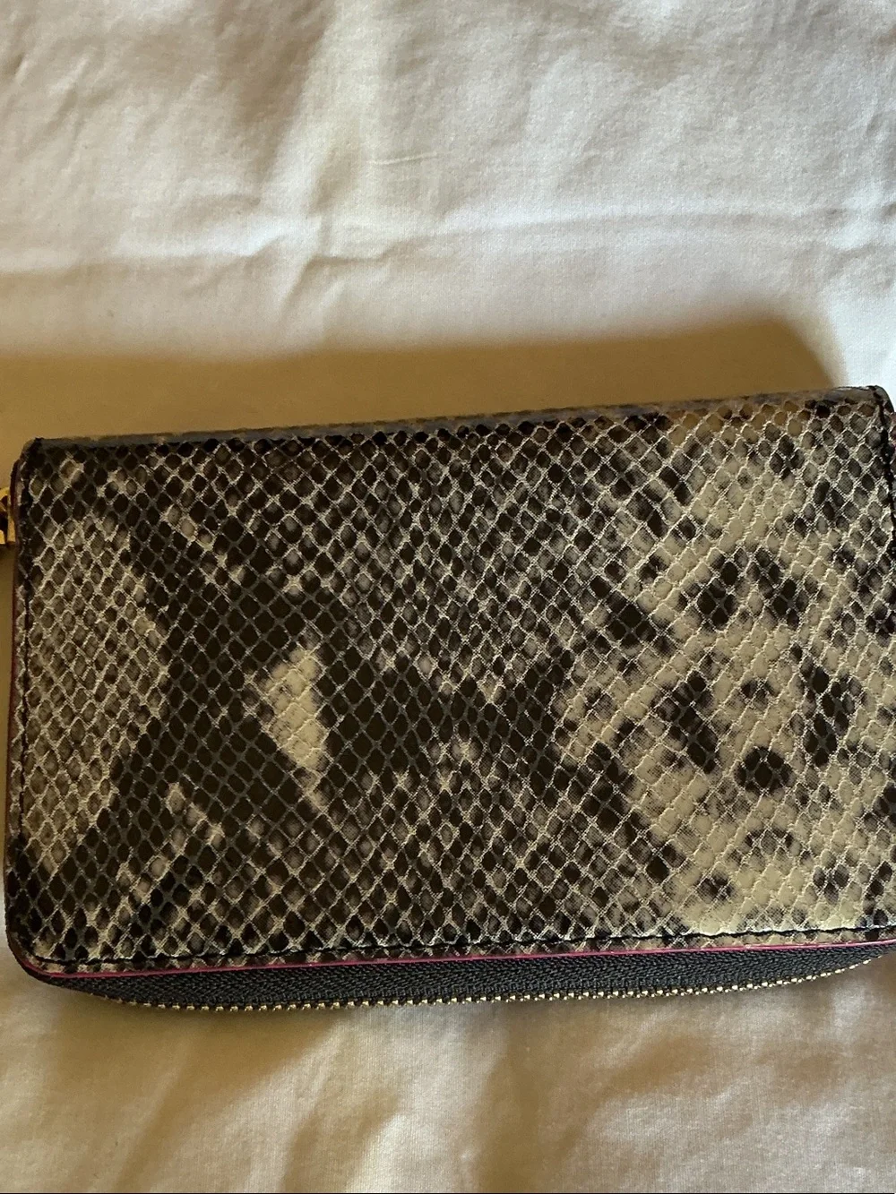 Stella & Dot Black and Cream Snake-Print Zip Wallet - Picture 4 of 9